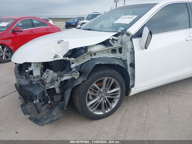 4T1BF1FK3FU889783 Toyota CAMRY SE