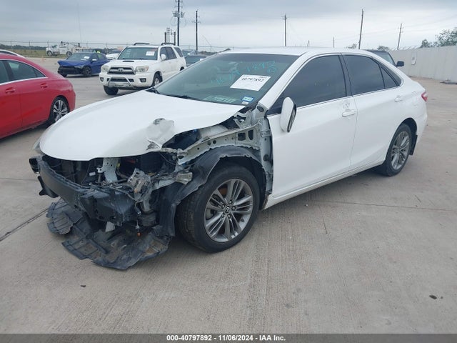 4T1BF1FK3FU889783 Toyota CAMRY SE