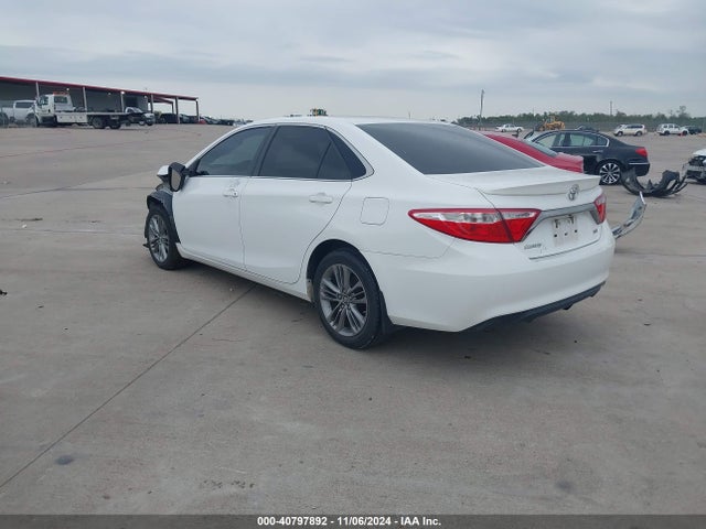 4T1BF1FK3FU889783 Toyota CAMRY SE