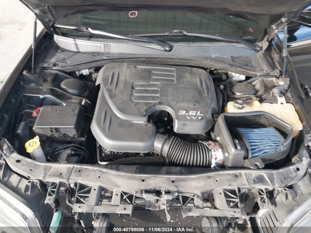 Chrysler 300 2018 2C3CCABG8JH234845 Image 10