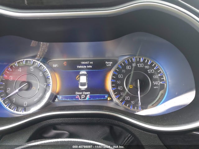 Chrysler 200 C 2015 1C3CCCCB2FN545314 Image 7