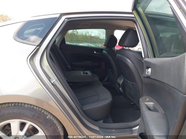 KIA Optima Lx 2016 5XXGT4L35GG014696 Image 8