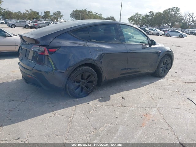 2024 TESLA MODEL Y 7SAYGDEE0RA309055 Photo 3