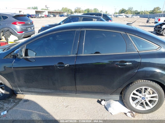 Ford FOCUS SE 2018 1FADP3F27JL255161 Image 14