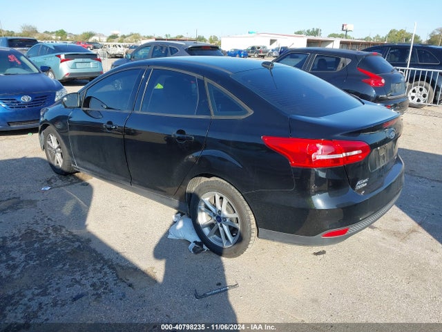 Ford FOCUS SE 2018 1FADP3F27JL255161 Image 3