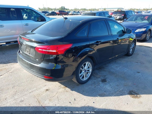 Ford FOCUS SE 2018 1FADP3F27JL255161 Image 4