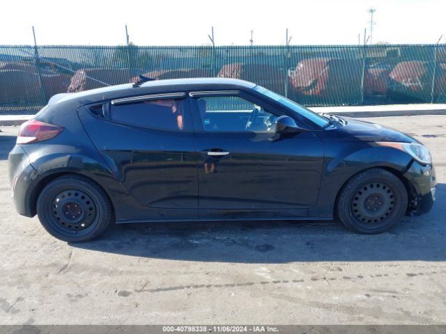 KMHTC6AD5EU213501 Hyundai Veloster Flex W/red