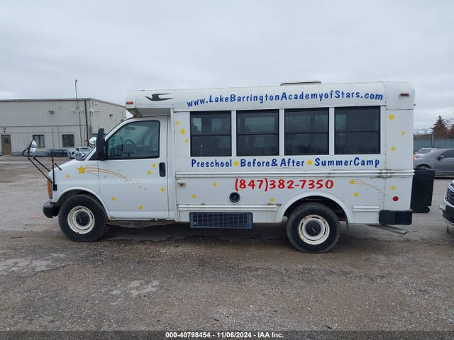 40798454 :رقم المزاد ، 1GDHG31R1Y1157020 vin ، 2000 Gmc Savana Special مزاد بيع