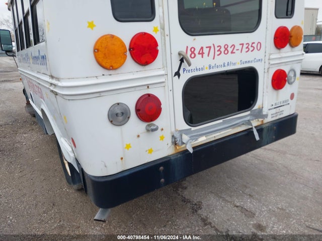 40798454 :رقم المزاد ، 1GDHG31R1Y1157020 vin ، 2000 Gmc Savana Special مزاد بيع