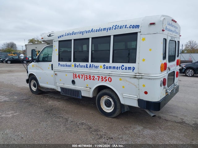 40798454 :رقم المزاد ، 1GDHG31R1Y1157020 vin ، 2000 Gmc Savana Special مزاد بيع