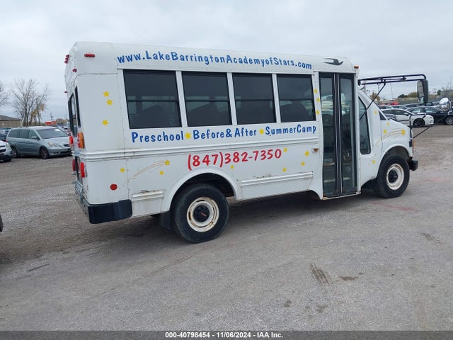 40798454 :رقم المزاد ، 1GDHG31R1Y1157020 vin ، 2000 Gmc Savana Special مزاد بيع