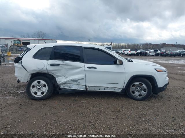 1C4PJLAB3GW171622 Jeep Cherokee Sport