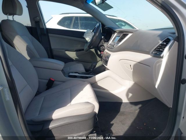 KM8J2CA4XJU648310 Hyundai TUCSON SE