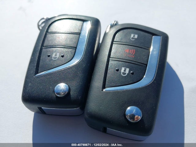 2T3H1RFV5MW123821 Toyota RAV4 LE