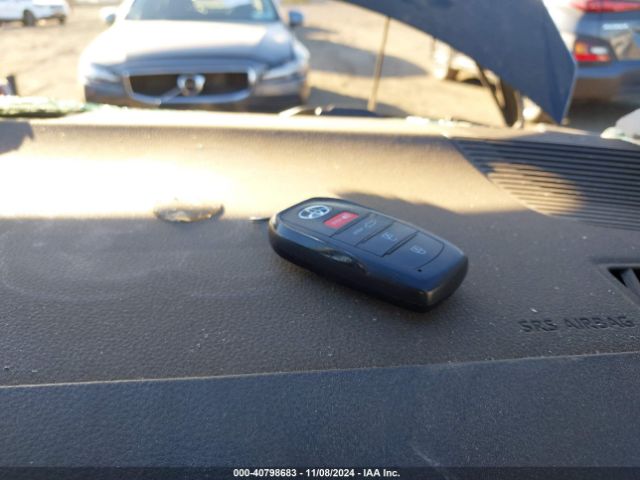 JTEAAAAH2MJ070929 Toyota VENZA LE