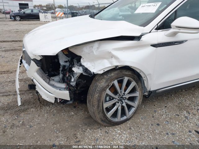 2LMPJ8K90KBL42622 Lincoln Nautilus Select