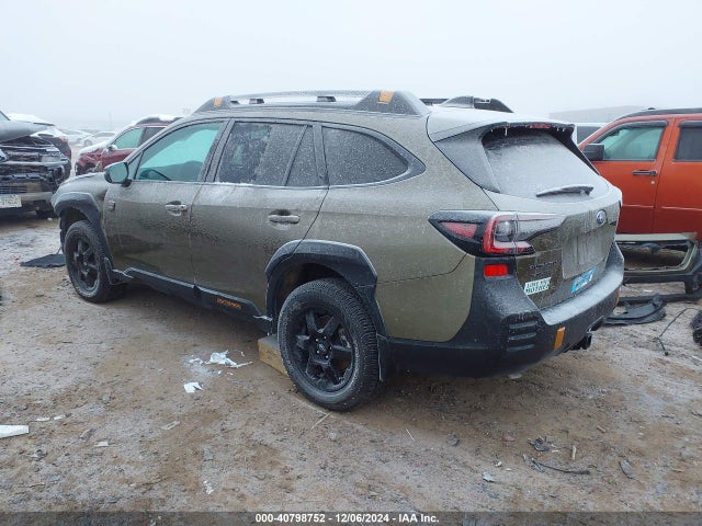 4S4BTGSD9R3170082 Subaru Outback Wilderness