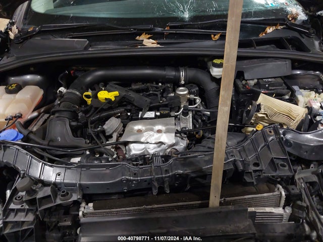 Ford FOCUS SE 2017 1FADP3FE4HL307012 Image 10