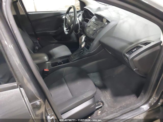 Ford FOCUS SE 2017 1FADP3FE4HL307012 Image 5