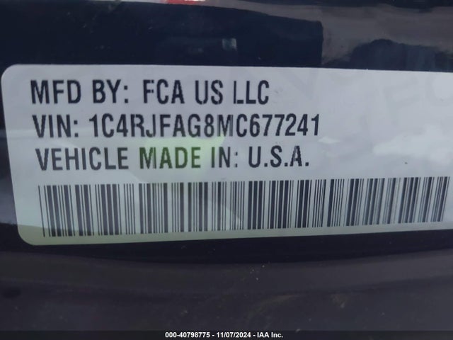 1C4RJFAG8MC677241 Jeep Grand Cherokee Laredo X 4x4