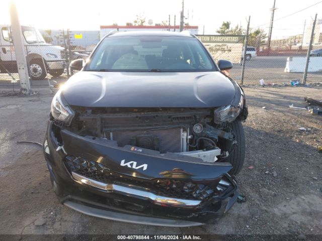 KNDCB3LC6N5532488 KIA NIRO LX