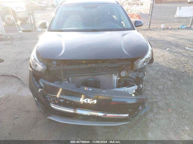 KNDCB3LC6N5532488 KIA NIRO LX