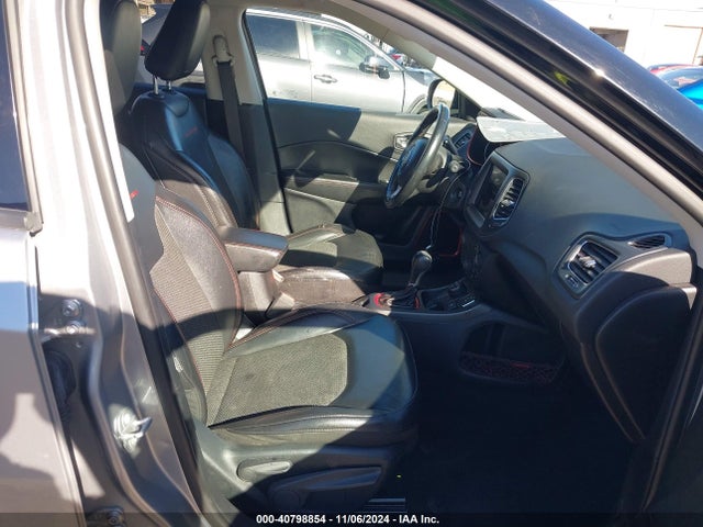 3C4NJDDB6KT668848 Jeep Compass Trailhawk 4x4