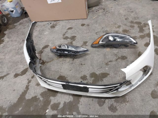 5NPD84LF0JH323938 Hyundai ELANTRA SEL