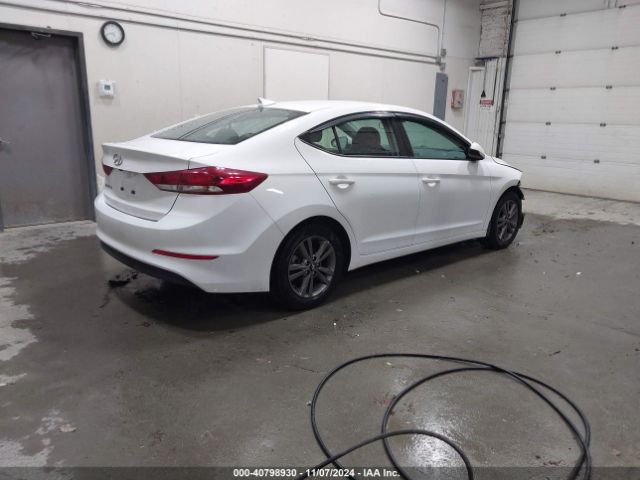 5NPD84LF0JH323938 Hyundai ELANTRA SEL