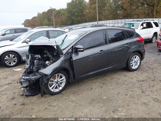 Ford FOCUS SE 2017 1FADP3K2XHL201692 Image 2