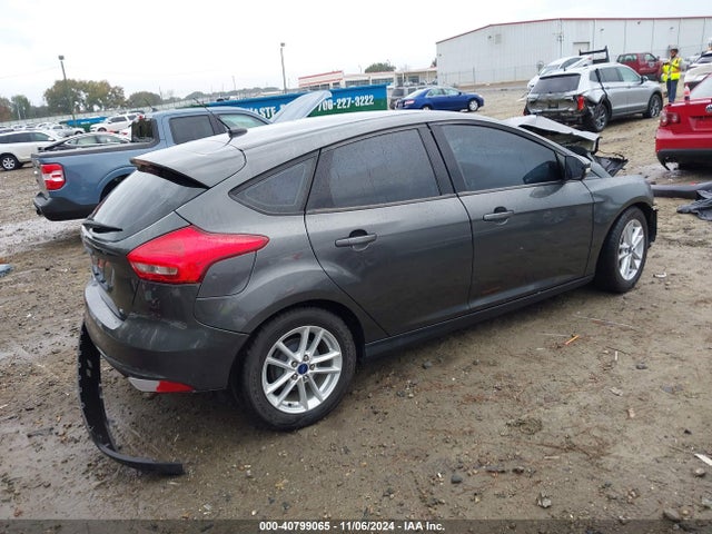 Ford FOCUS SE 2017 1FADP3K2XHL201692 Image 4