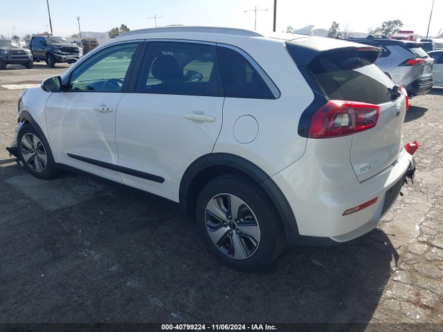 KNDCB3LCXK5284211 KIA NIRO LX