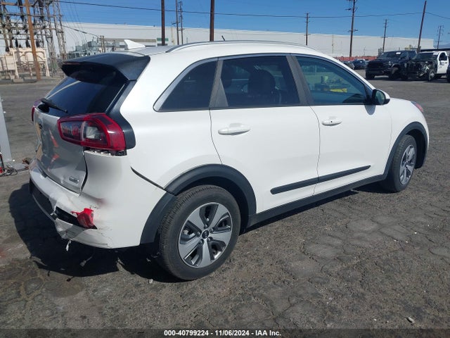KNDCB3LCXK5284211 KIA NIRO LX