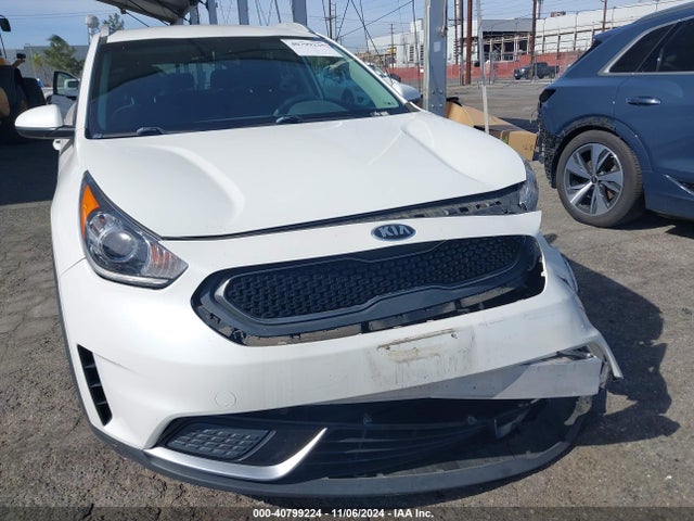 KNDCB3LCXK5284211 KIA NIRO LX