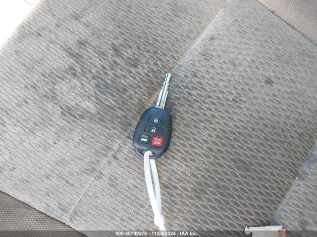 Toyota COROLLA LE 2018 2T1BURHE0JC063169 Image 11