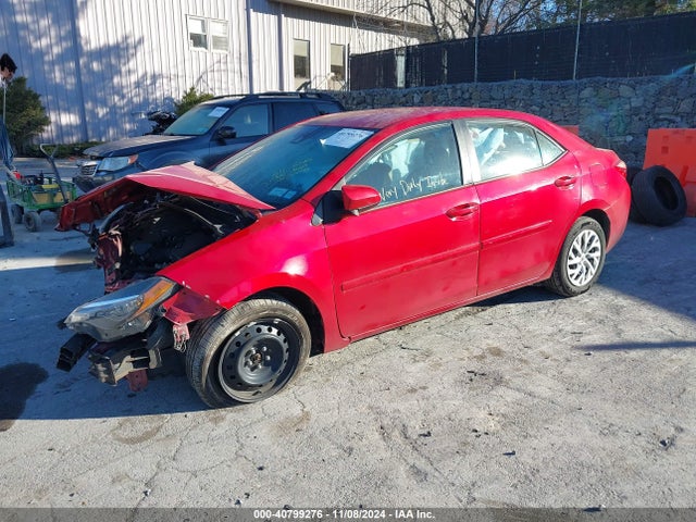 Toyota COROLLA LE 2018 2T1BURHE0JC063169 Image 2