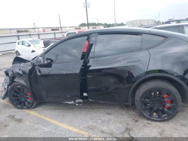 7SAYGDEE4PA078206 Tesla Model Y