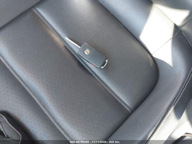 3VWDB7AJ0JM240589 Volkswagen Jetta 1.4t Se/1.4t Wolfsburg Edition