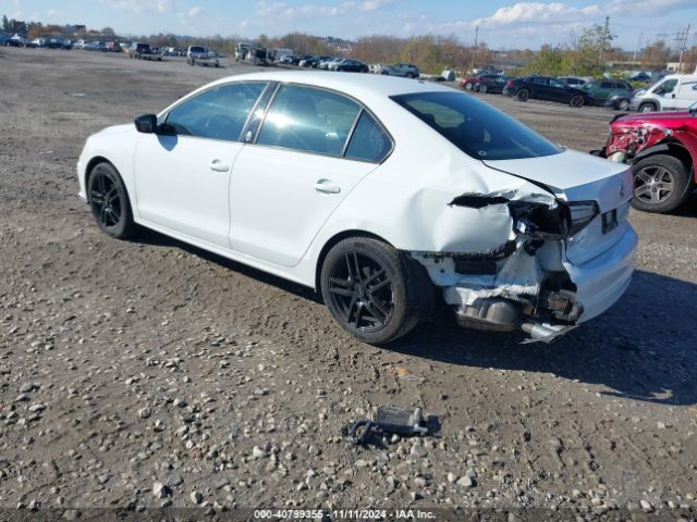 3VWDB7AJ0JM240589 Volkswagen Jetta 1.4t Se/1.4t Wolfsburg Edition
