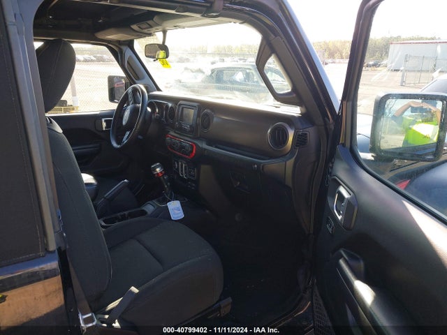 1C4GJXAG1JW139665 Jeep Wrangler Sport S 4x4