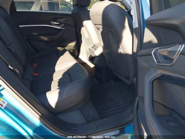 WA1LAAGE5KB005407 Audi E-tron Premium Plus