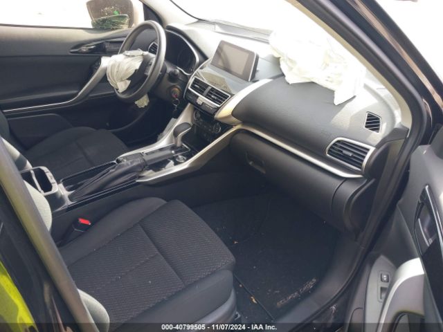 JA4AT4AA0JZ045585 Mitsubishi Eclipse Cross Le