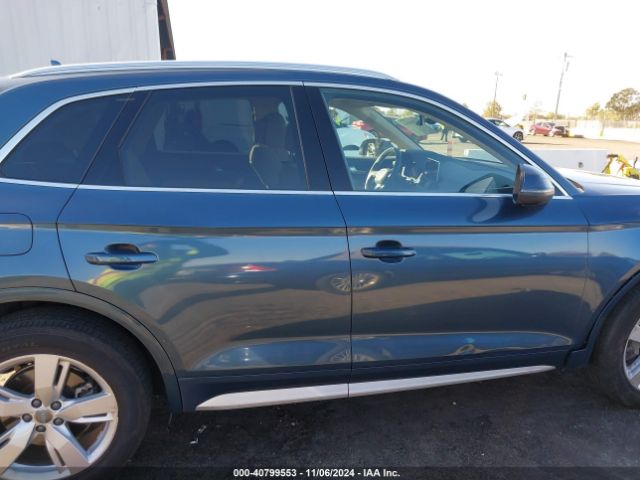 WA1BNAFY8J2212660 Audi Q5 2.0t Premium/2.0t Tech Premium