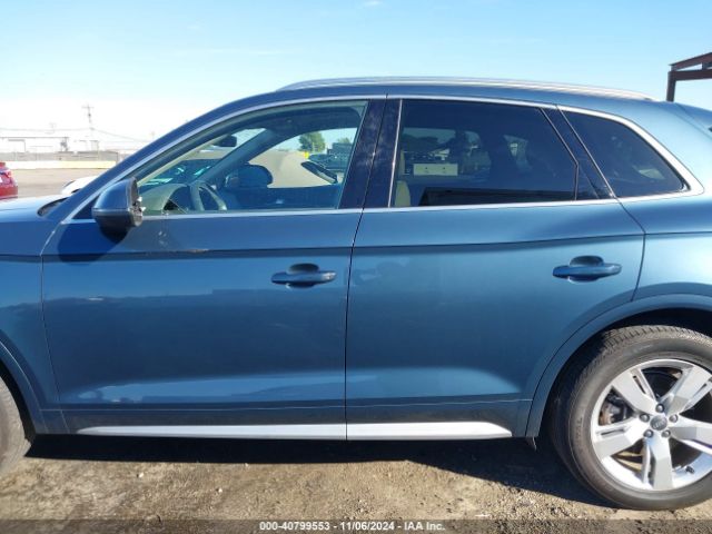 WA1BNAFY8J2212660 Audi Q5 2.0t Premium/2.0t Tech Premium