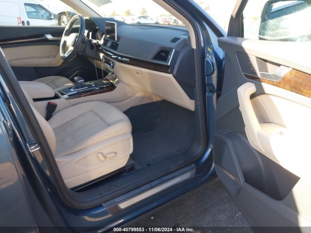 WA1BNAFY8J2212660 Audi Q5 2.0t Premium/2.0t Tech Premium