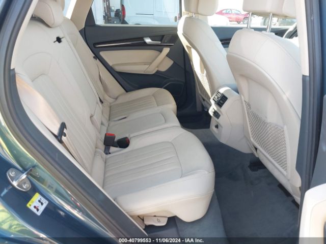 WA1BNAFY8J2212660 Audi Q5 2.0t Premium/2.0t Tech Premium