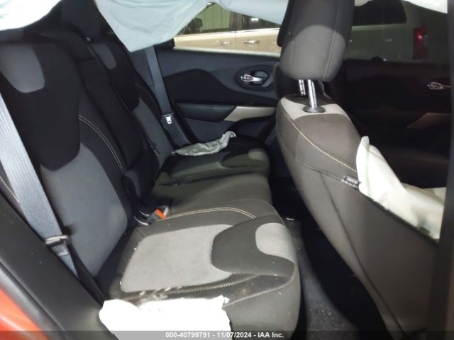 1C4PJLCB5JD620718 Jeep Cherokee Latitude Fwd