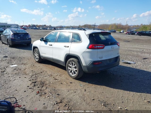 1C4PJMAB5GW112092 Jeep Cherokee Sport