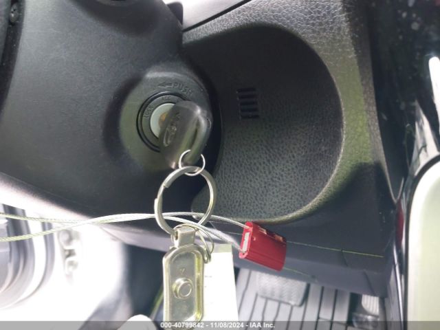 5YFBURHE1HP621136 Toyota COROLLA LE