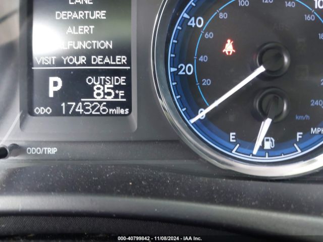 5YFBURHE1HP621136 Toyota COROLLA LE